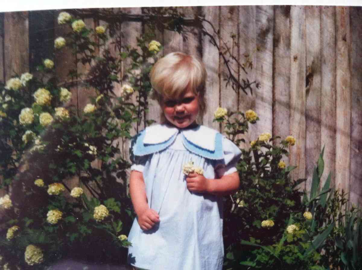 シャーロット・ケイト・フォックス、第2子妊娠を報告「あなたの小さなおててを握れることを心待ち」