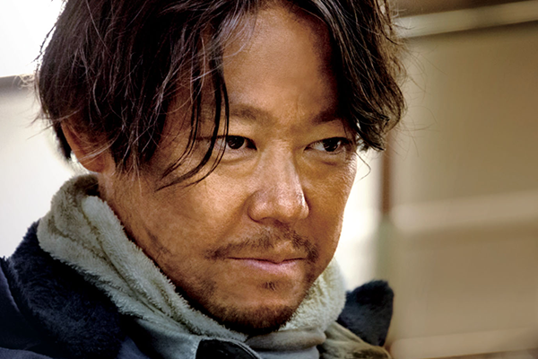 木村拓哉が破顔『マスカレード・ナイト』100万人突破!