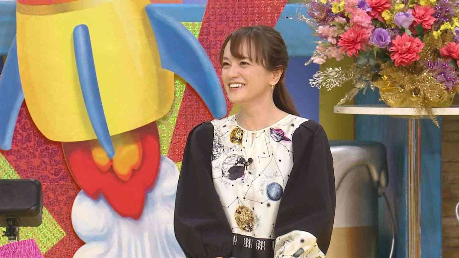 牧瀬里穂、49歳　マスク生活でセルフ肌ケア「スッピン?!女神」「超可愛い」の声