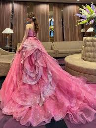 ブリブリなウェディング、カラードレスが見たい