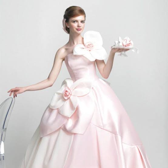 ブリブリなウェディング、カラードレスが見たい