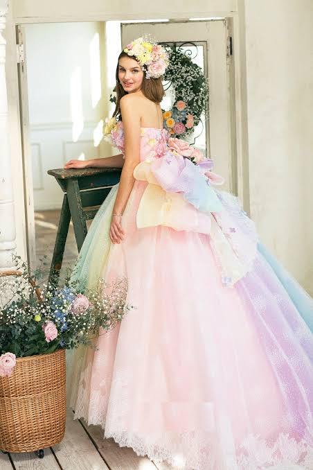 ブリブリなウェディング、カラードレスが見たい