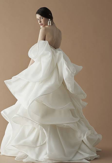 ブリブリなウェディング、カラードレスが見たい