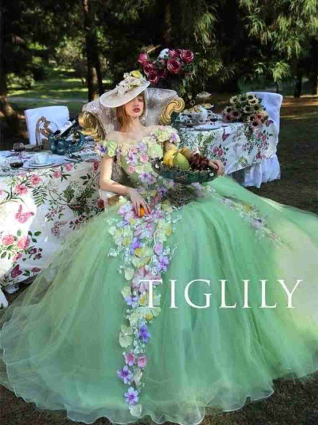 ブリブリなウェディング、カラードレスが見たい