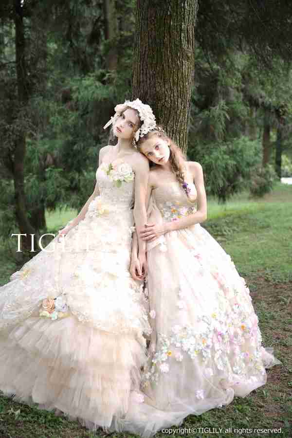 ブリブリなウェディング、カラードレスが見たい