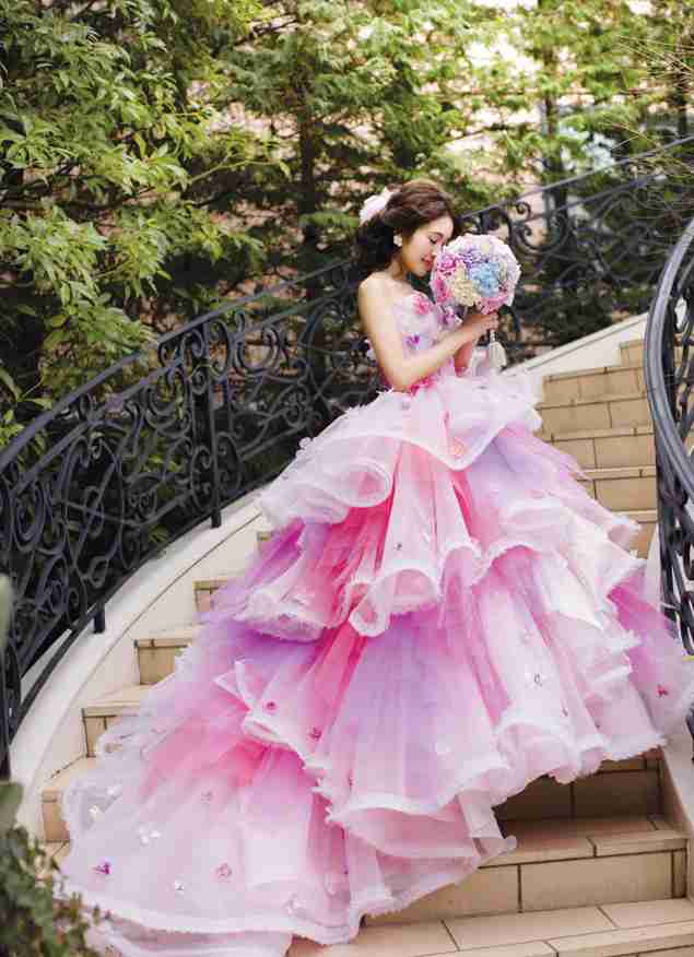 ブリブリなウェディング、カラードレスが見たい