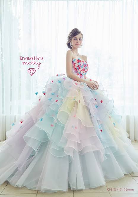 ブリブリなウェディング、カラードレスが見たい