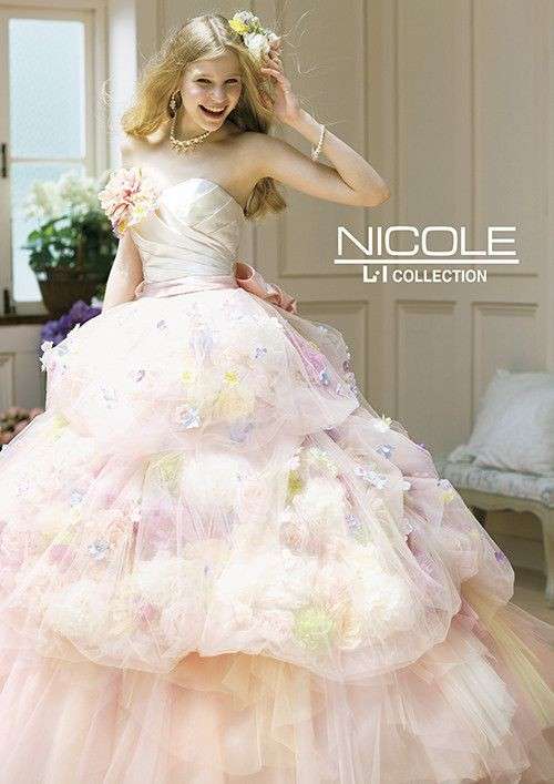 ブリブリなウェディング、カラードレスが見たい