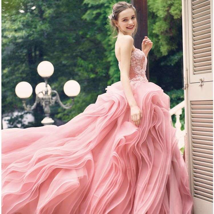 ブリブリなウェディング、カラードレスが見たい