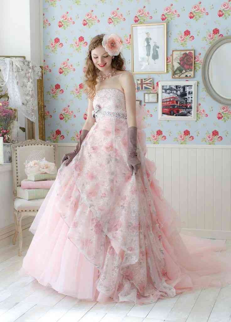 ブリブリなウェディング、カラードレスが見たい