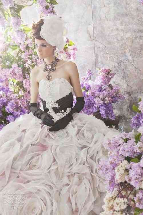 ブリブリなウェディング、カラードレスが見たい