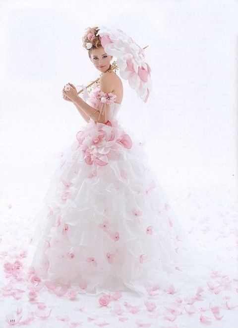 ブリブリなウェディング、カラードレスが見たい