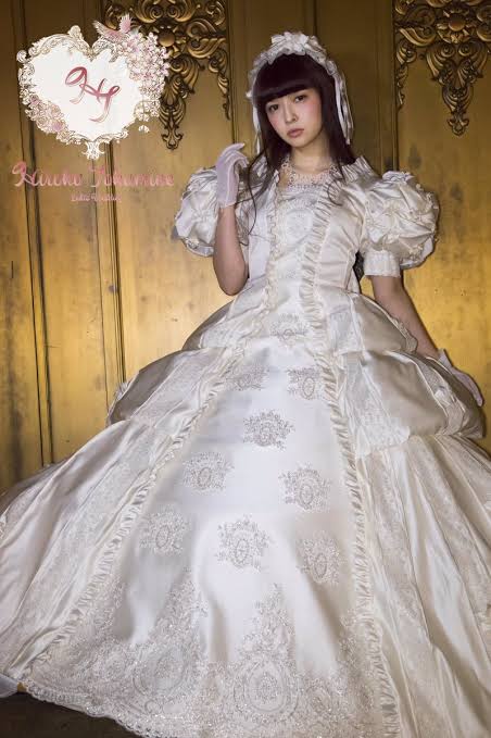 ブリブリなウェディング、カラードレスが見たい