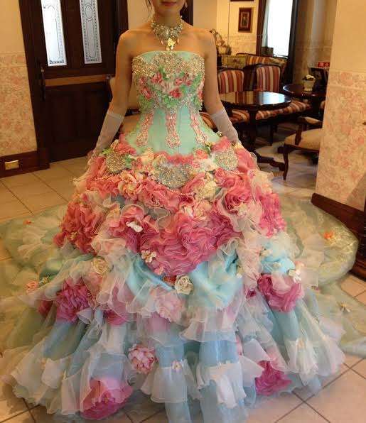 ブリブリなウェディング、カラードレスが見たい