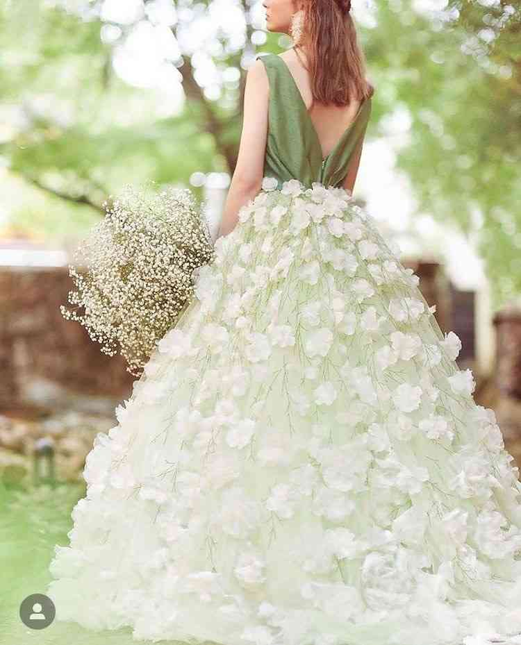 ブリブリなウェディング、カラードレスが見たい