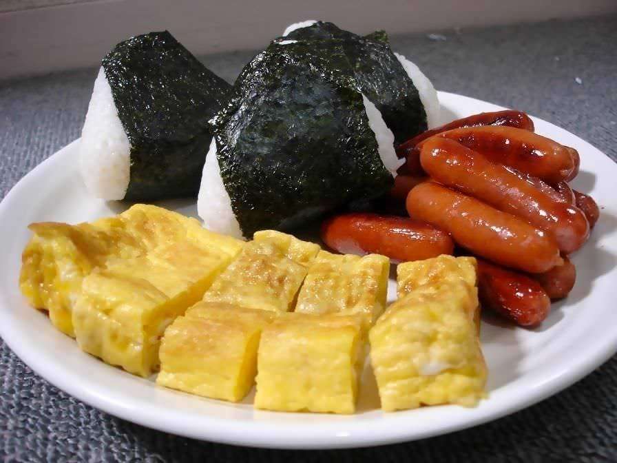 【一人暮らし】実家では絶対出なかったメニュー