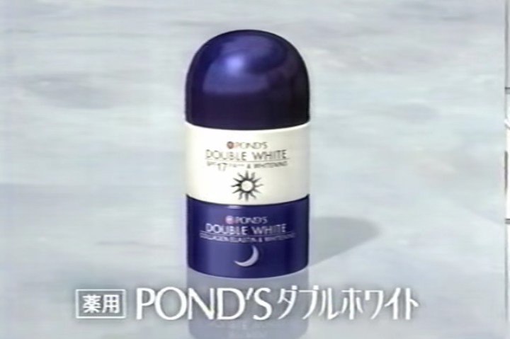 初めて買った化粧品はなんですか？