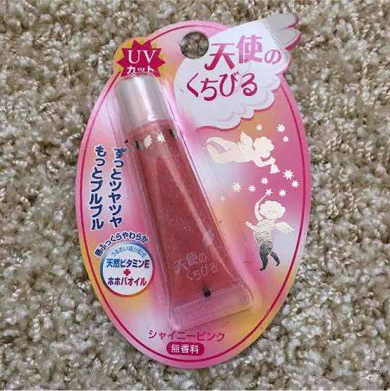 初めて買った化粧品はなんですか？