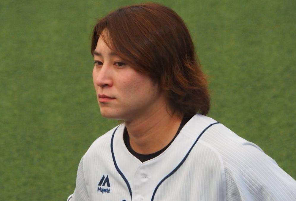 氷川きよし、ロングドレスで剣を構える美ショット「私がやらなきゃ誰がやるの!」