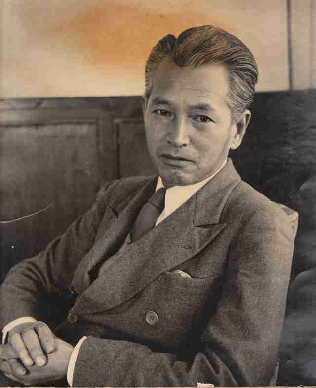 東洋のイケメンと西洋のイケメンを交互に貼っていくトピ