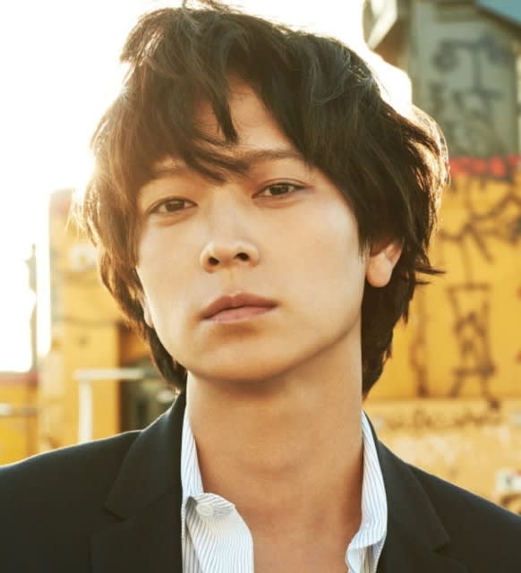 東洋のイケメンと西洋のイケメンを交互に貼っていくトピ