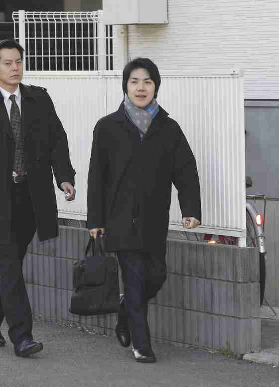 東洋のイケメンと西洋のイケメンを交互に貼っていくトピ