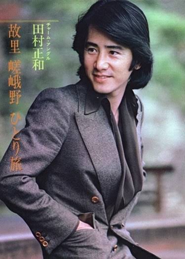 東洋のイケメンと西洋のイケメンを交互に貼っていくトピ