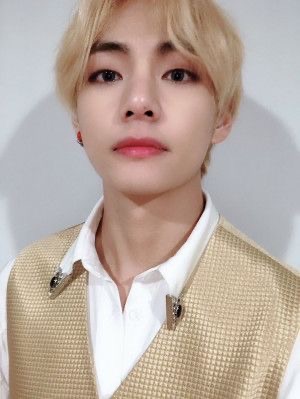東洋のイケメンと西洋のイケメンを交互に貼っていくトピ