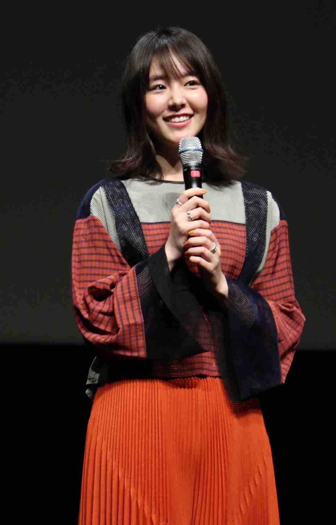 女優の舞台挨拶衣装を貼るトピPart5