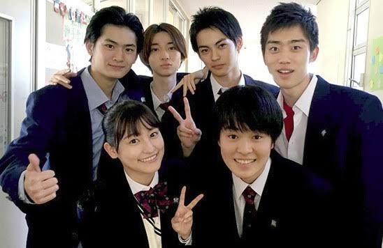 神尾楓珠、主演ドラマ『顔だけ先生』ポスターで超“顔アップ”「インパクトがある」