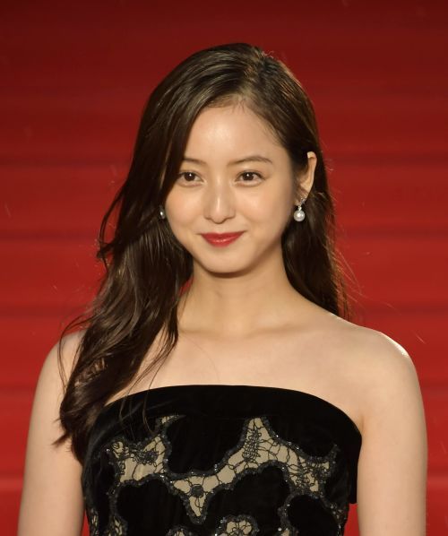 女優さんに着てもらいたいドレス・ワンピース