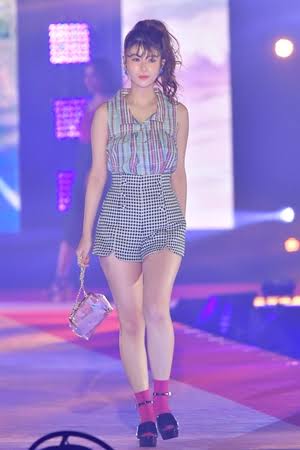 馬場ふみか、自身“初”デザインランジェリー着こなす 『GiRLS by PEACH JOHN』と初コラボ