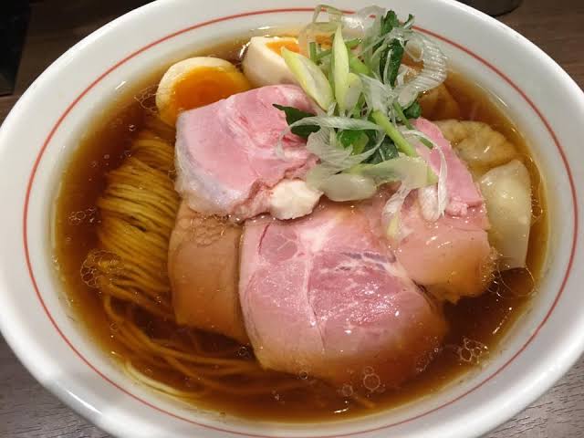 ラーメン屋で起こる“あるある”な行為…つけた呼び名に共感の嵐「ミレンゲましい」「『具レンゲ』もあるよね」