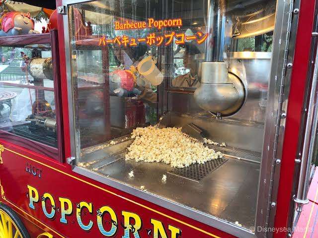ディズニーの味に似てる!?ファミマの「ポップコーン」がハニーハントそっくり