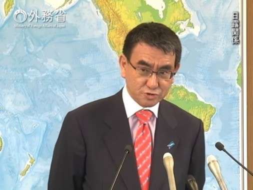 菅首相、総裁任期もグッズも残りわずか　トレンドは既に「河野Tシャツ」？　売り上げは「支持率に比例」