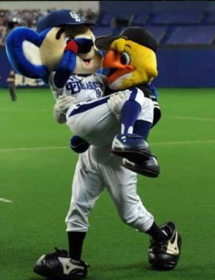 ⚾️野球選手とマスコットの交流が見たい⚾️