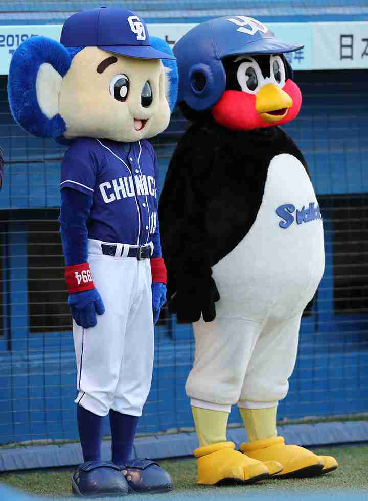 ⚾️野球選手とマスコットの交流が見たい⚾️