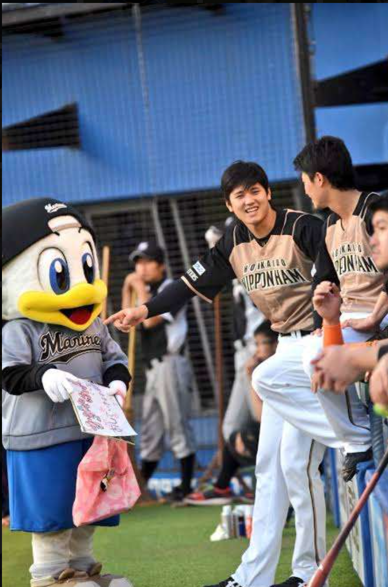 ⚾️野球選手とマスコットの交流が見たい⚾️