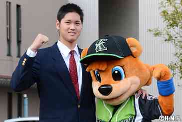 ⚾️野球選手とマスコットの交流が見たい⚾️