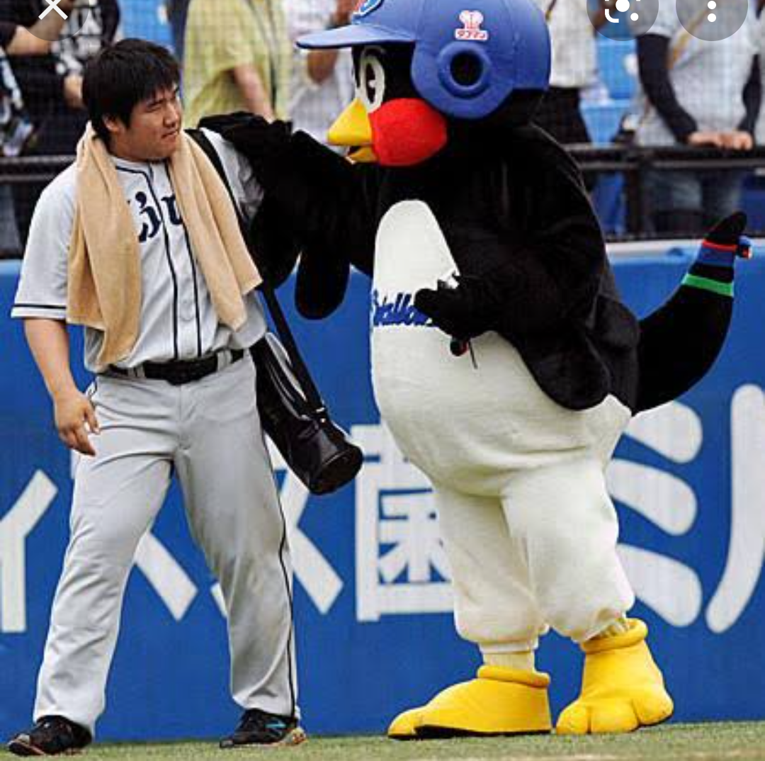 ⚾️野球選手とマスコットの交流が見たい⚾️