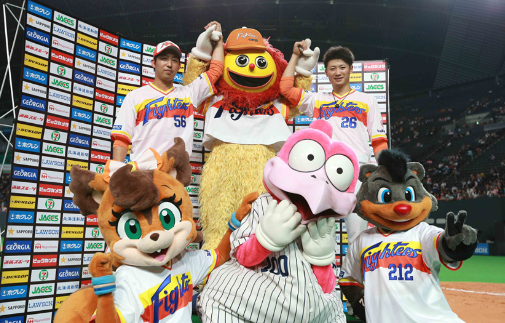 ⚾️野球選手とマスコットの交流が見たい⚾️