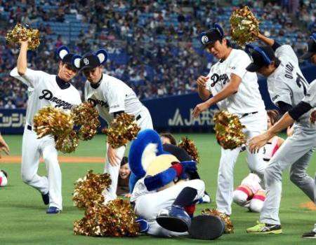 ⚾️野球選手とマスコットの交流が見たい⚾️