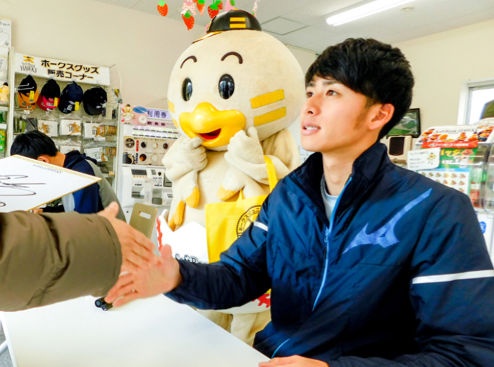 ⚾️野球選手とマスコットの交流が見たい⚾️
