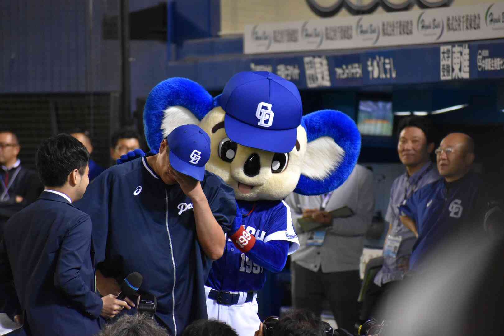 ⚾️野球選手とマスコットの交流が見たい⚾️