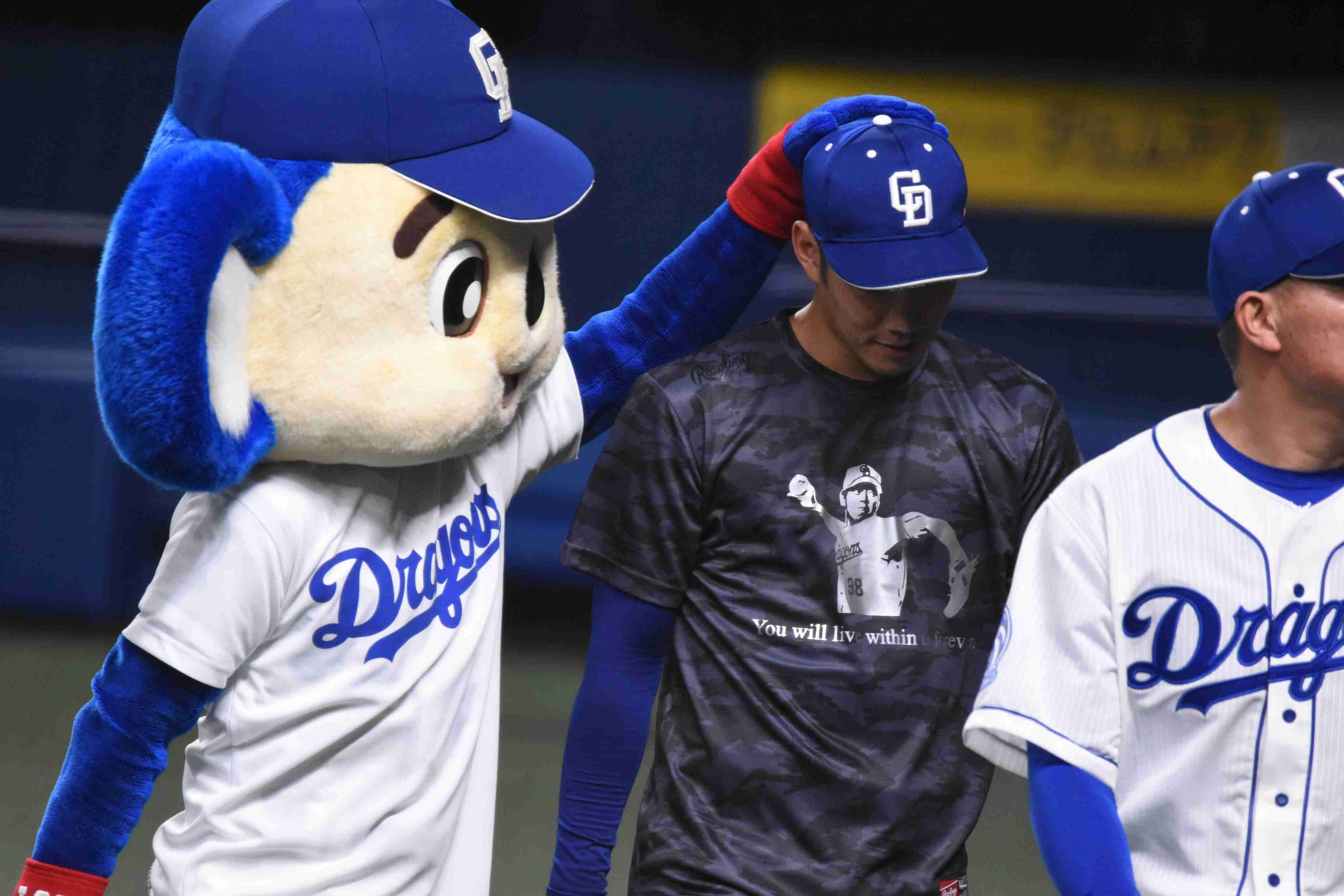 ⚾️野球選手とマスコットの交流が見たい⚾️