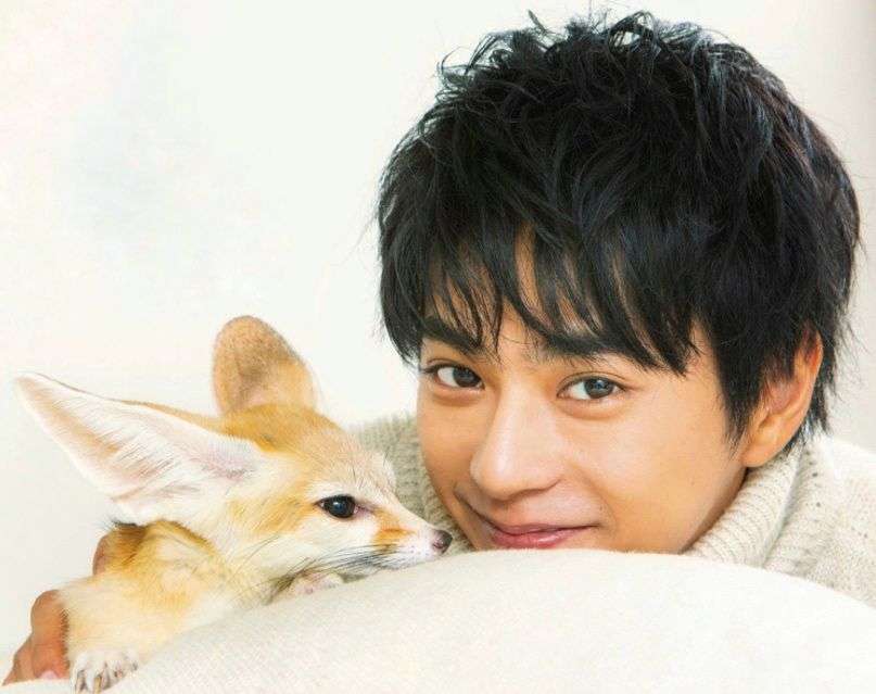 Sexy Zone佐藤勝利、『bis』史上初男性2回目の表紙 エモーショナルで等身大な8ページ特集