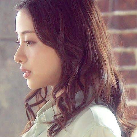 横顔のEラインが綺麗な女性有名人【アンチ禁止】