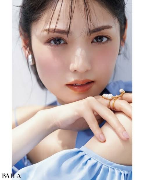 「華奢ーーーー！！！！」「道重さゆみ、ほっそり美肩のワンショルSHOTに反響美白で美肌」