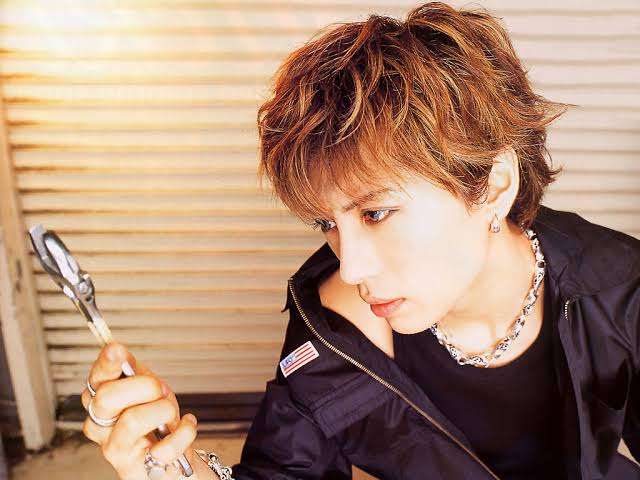 GACKT無期限活動休止「一時は命にも関わる状態」体調不良　「翔んで埼玉」撮影中断