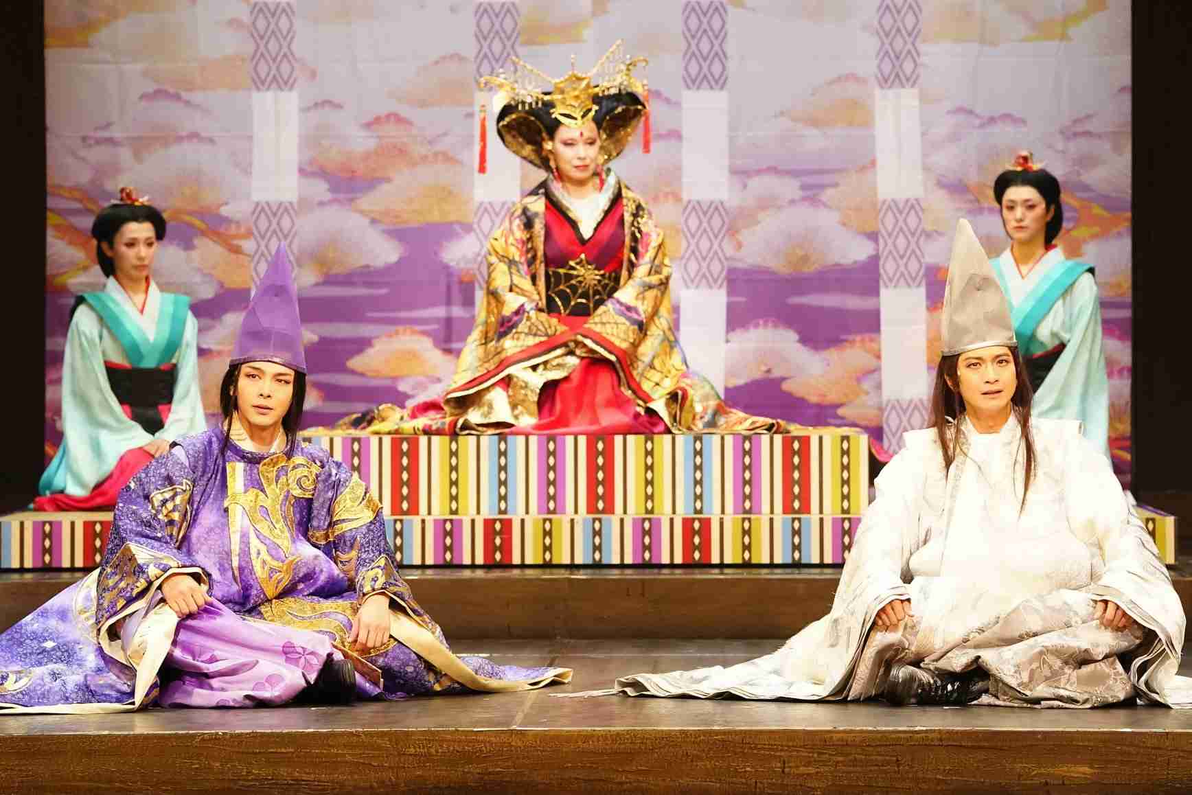 吉岡里帆、ピンクのキュートな狐姿で「コンっ!」 中村倫也も太鼓判